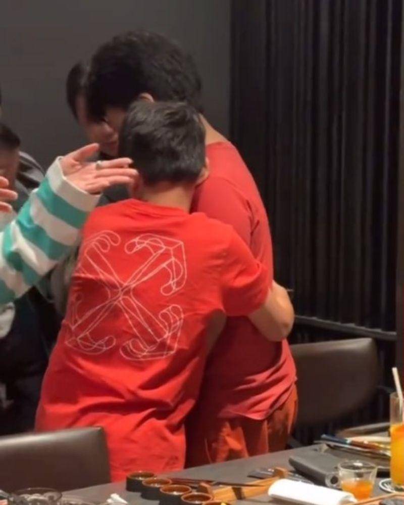 Tiktok.com/tinaputri11_